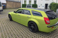 Chrysler-300c-foliert-in-Avery-SWF-yellowgreen-06