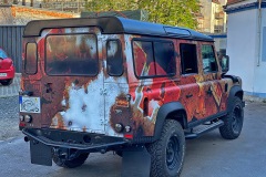 Land_Rover_Defender_Rusty_08_1