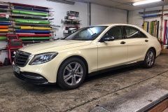 Mercedes-Benz-S-Klasse-foliert-in-KPMF-hellelfenbein-01