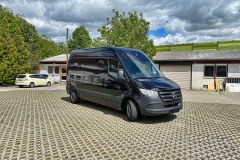 Mercedes_Benz_Sprinter_Avery_Gloss_Black_04_1