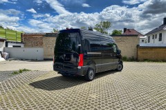 Mercedes_Benz_Sprinter_Avery_Gloss_Black_05_1