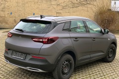 Opel_Crossland_X_Avery_Charcoal_matte_metallic_05_1