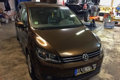 VW_Touran_foliert_in_orientbraunmetallic_01