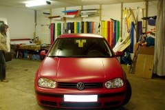 vw_golf_iv_foliert_in_dunkelrot-metallicmatt_20131129_1361053832