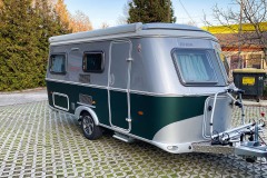 VW_T6_3M_Matte_Pine_Green_Metallic_mit_Wohnwagen_05_1